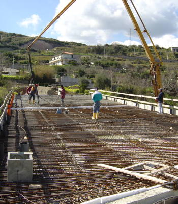Strada e viadotto a Villafranca Tirrena