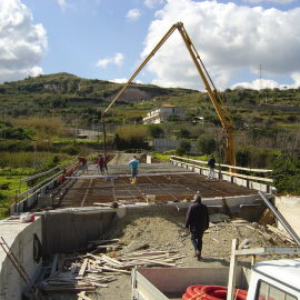 Strada e viadotto a Villafranca Tirrena