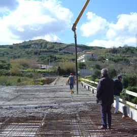 Strada e viadotto a Villafranca Tirrena