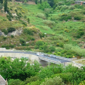 Strada e viadotto a Villafranca Tirrena