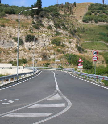 Strada e viadotto a Villafranca Tirrena