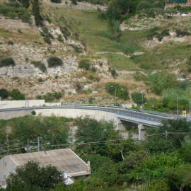 Strada e viadotto a Villafranca Tirrena