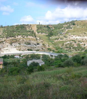 Strada e viadotto a Villafranca Tirrena